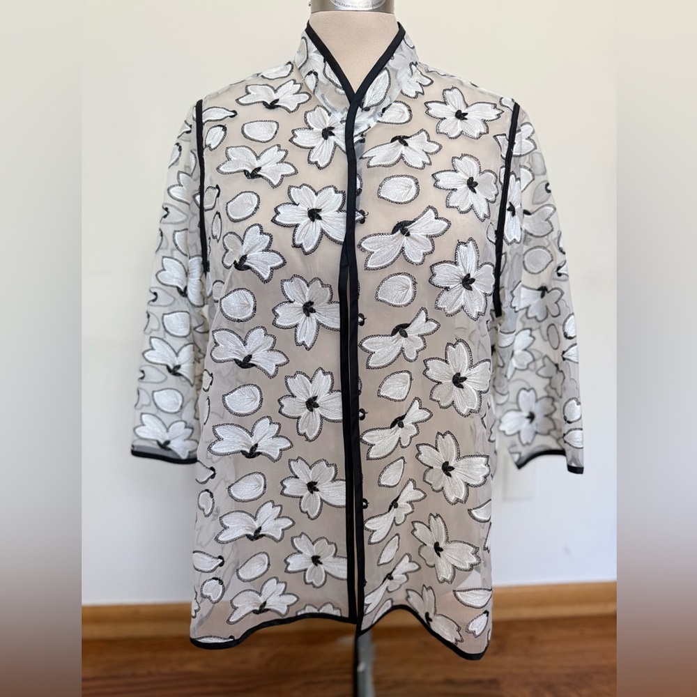 Caroline Rose Floral Embroidered Top